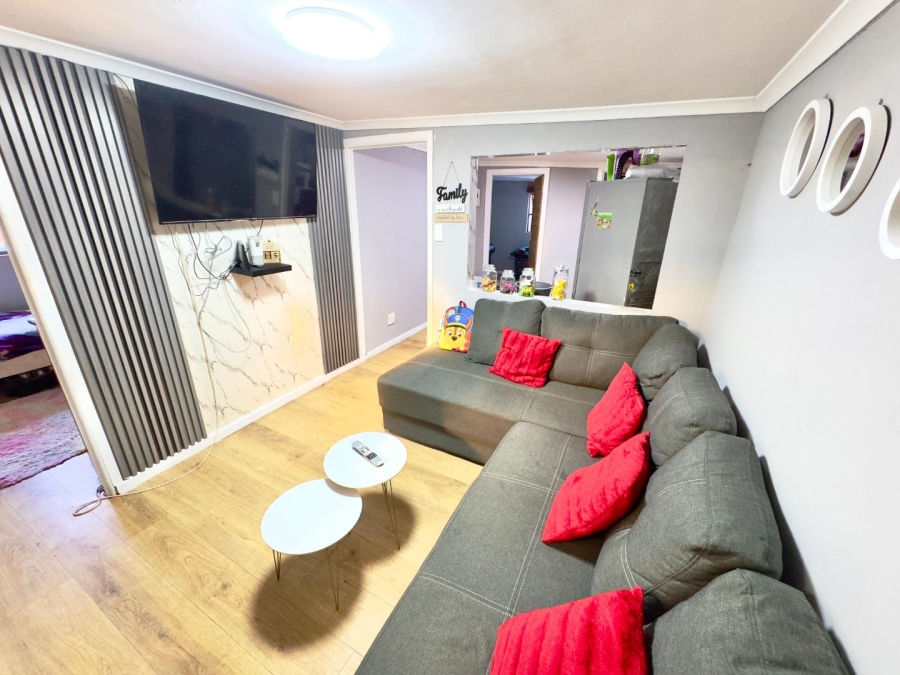 6 Bedroom Property for Sale in Steenberg Western Cape